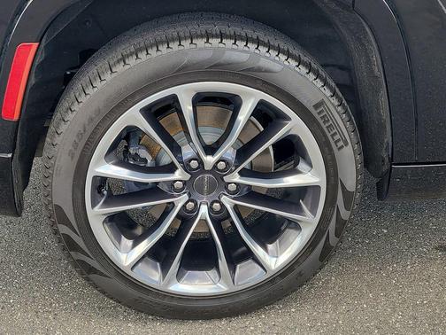 Diamond Black Crystal Pearlcoat 2024 Jeep Wagoneer Series III 4x4