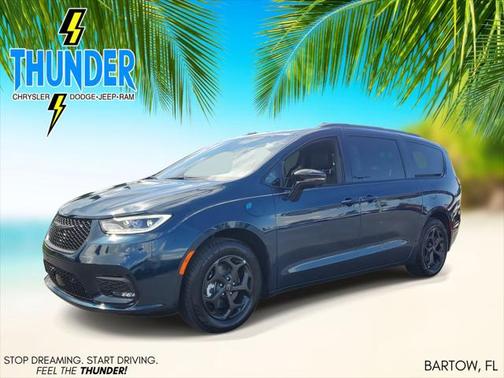 2025 Chrysler Pacifica Hybrid Premium S Appearance Pkg