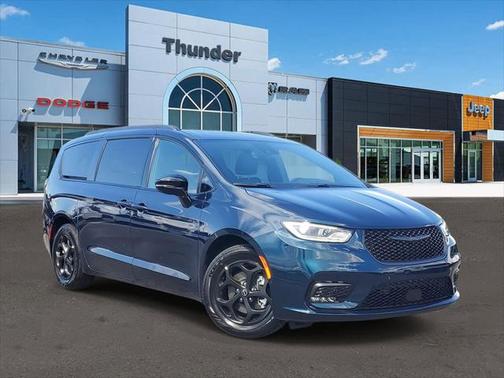 2025 Chrysler Pacifica Hybrid Premium S Appearance Pkg