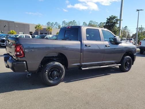 2026 RAM 2500 Tradesman Crew Cab 4x4 6'4' Box