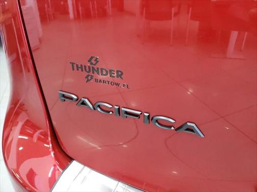 2025 Chrysler Pacifica L