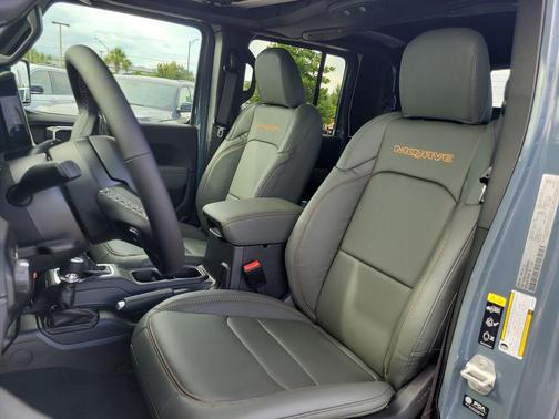 2025 Jeep Gladiator Mojave X