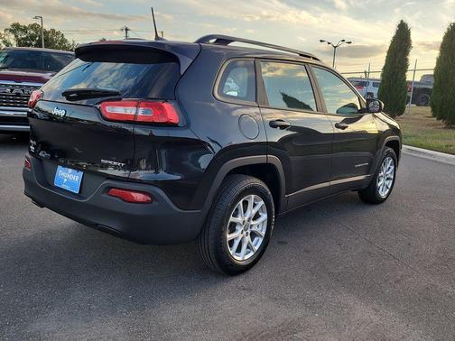 2016 Jeep Cherokee Sport