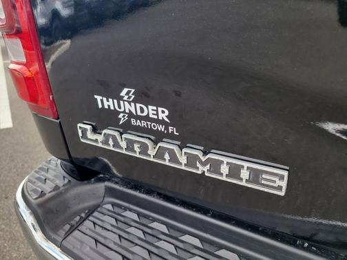 2020 RAM 3500 Laramie Crew Cab 4x4 8' Box