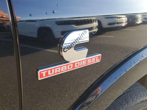 2020 RAM 3500 Laramie Crew Cab 4x4 8' Box