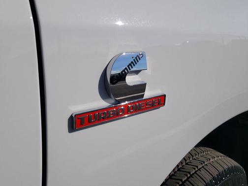 2026 RAM 3500 Tradesman Crew Cab 4x4 6'4' Box