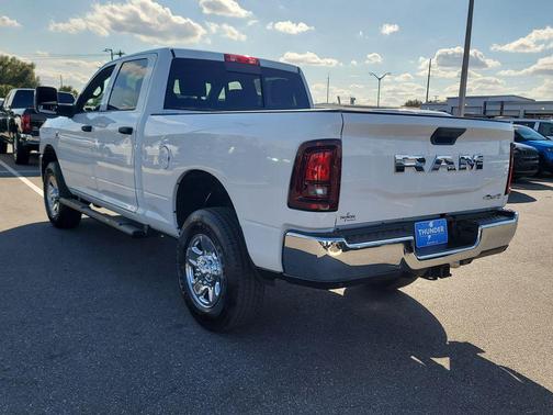 2026 RAM 3500 Tradesman Crew Cab 4x4 6'4' Box