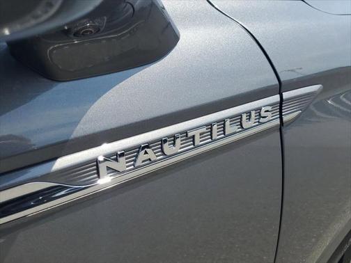 2021 Lincoln Nautilus Reserve