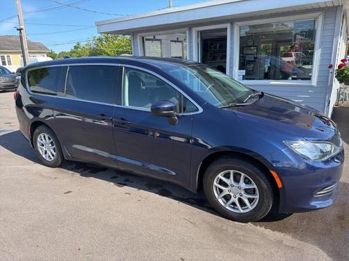 Blue 2017 Chrysler Pacifica Touring