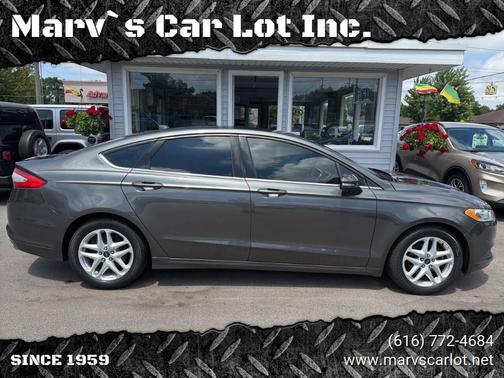 Gray 2016 Ford Fusion SE