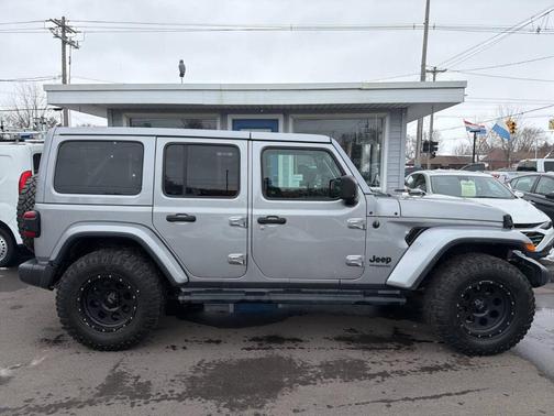 Silver 2020 Jeep Wrangler Unlimited Sahara Altitude