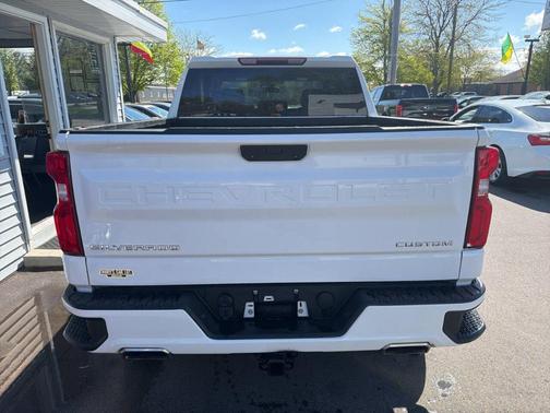 White 2019 Chevrolet Silverado 1500 Custom