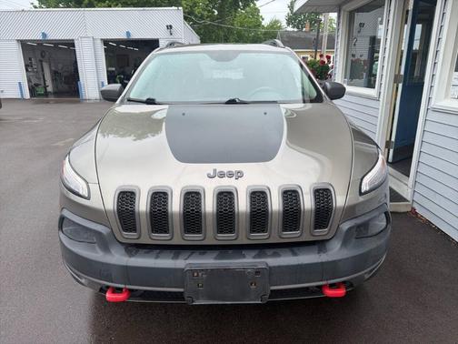 Light Brownstone Pearl 2017 Jeep Cherokee Trailhawk