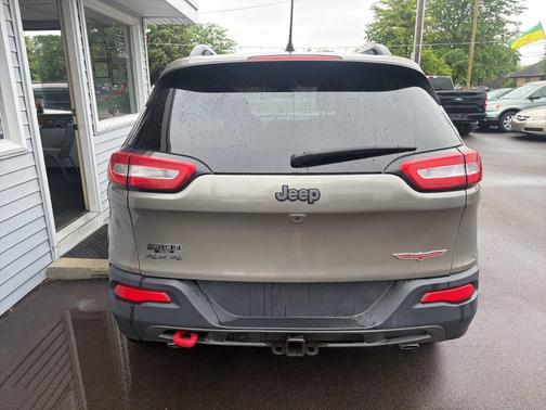 Light Brownstone Pearl 2017 Jeep Cherokee Trailhawk