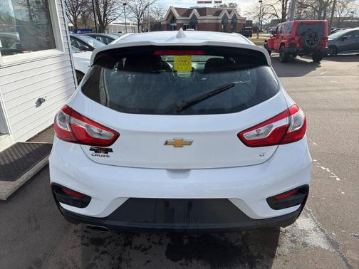 White 2017 Chevrolet Cruze LT