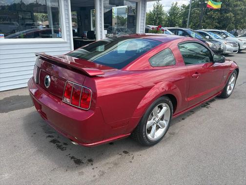 Red 2006 Ford Mustang GT Premium