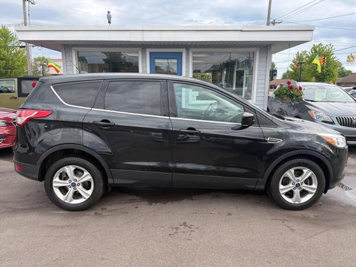 Black 2014 Ford Escape SE