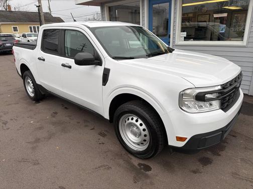 White 2022 Ford Maverick XL