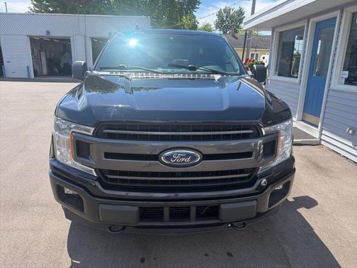 Black 2019 Ford F-150 XLT