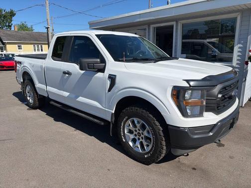 White 2023 Ford F-150 XL