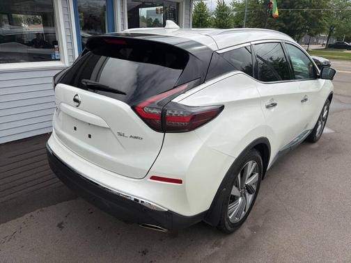 White 2019 Nissan Murano SL