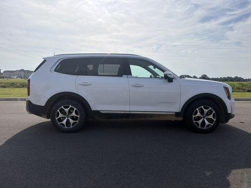 White Pearl 2022 Kia Telluride EX