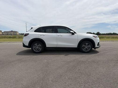 Platinum 2026 Honda HR-V LX