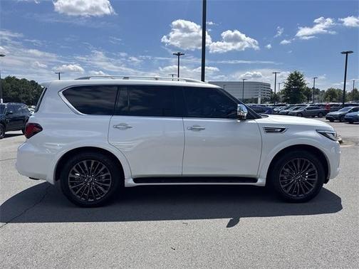 2023 INFINITI QX80 SENSORY