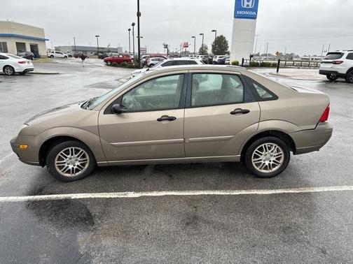 2005 Ford Focus ZX4