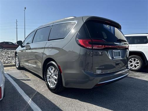 2022 Chrysler Pacifica Touring-L