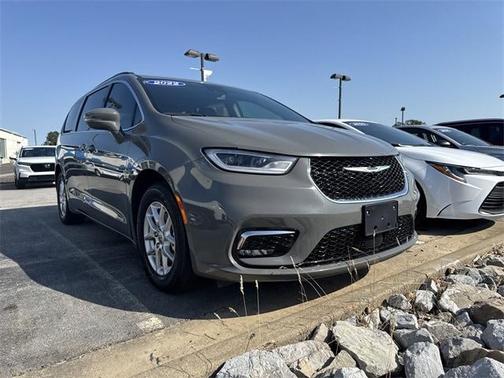2022 Chrysler Pacifica Touring-L