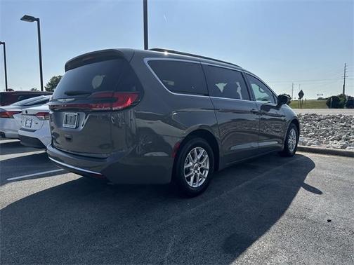 2022 Chrysler Pacifica Touring-L