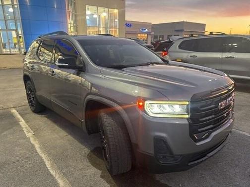 2022 GMC Acadia SLT