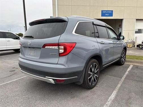 2022 Honda Pilot Touring 7-Passenger