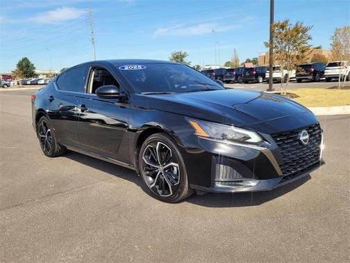 2025 Nissan Altima SR