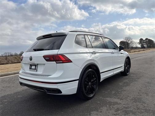 2022 Volkswagen Tiguan 2.0T SE R-Line Black