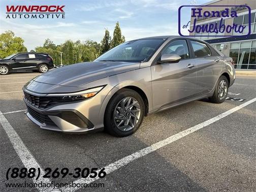 2024 Hyundai ELANTRA SEL