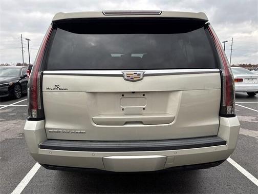 2016 Cadillac Escalade ESV Luxury