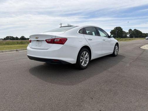 Summit White 2023 Chevrolet Malibu LT