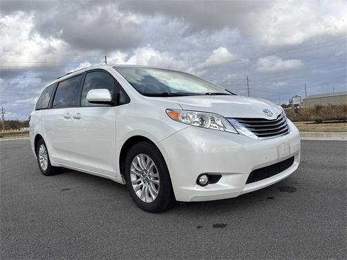 2015 Toyota Sienna XLE