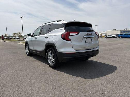 Quicksilver Metallic 2022 GMC Terrain SLE