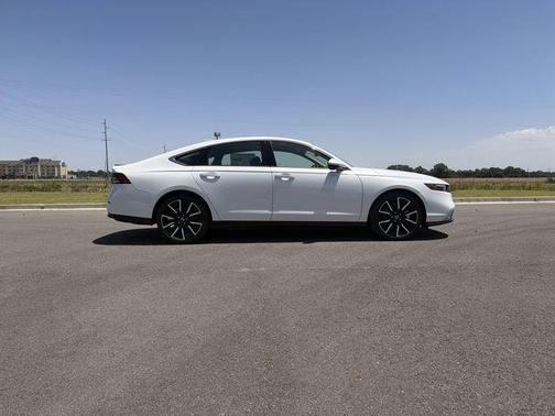 Platinum 2026 Honda Accord Hybrid Touring