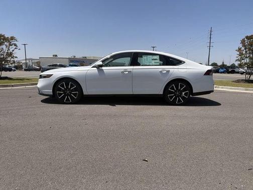 Platinum 2026 Honda Accord Hybrid Touring