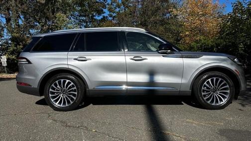 2023 Lincoln Aviator STANDARD