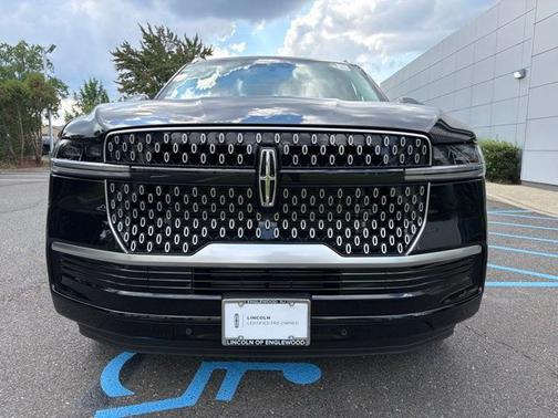 INFINITE BLACK MET CC 2025 Lincoln Navigator RESERVE