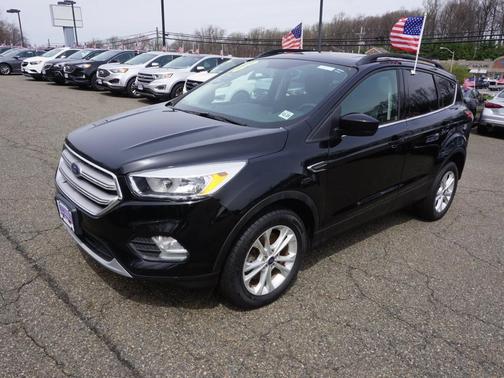 Photo 2 of 21 of 2018 Ford Escape SE