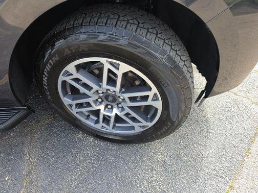 Dark Matter Gray Metallic 2025 Ford Expedition Max Active 4x4