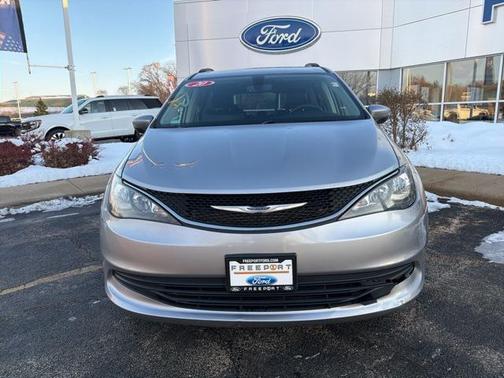 2020 Chrysler Voyager LXI