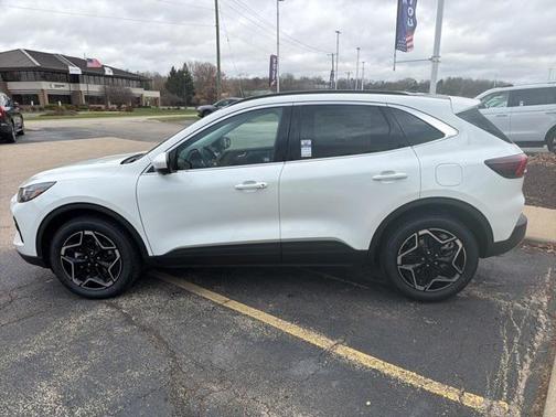 2026 Ford Escape Platinum