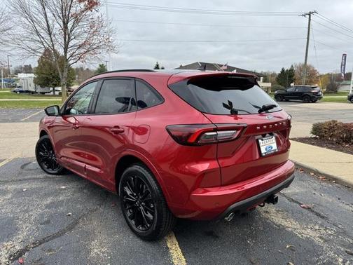 2025 Ford Escape ST-Line Elite